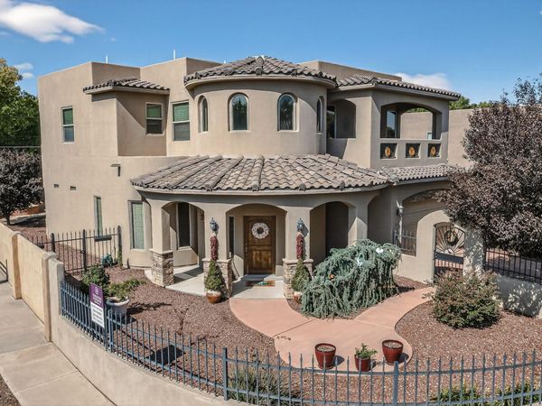 331 Manuel Sanchez Place SW, Albuquerque, NM 87105