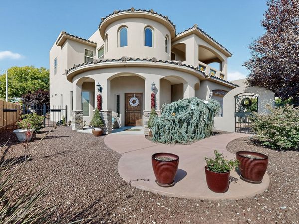 331 Manuel Sanchez Place SW, Albuquerque, NM 87105