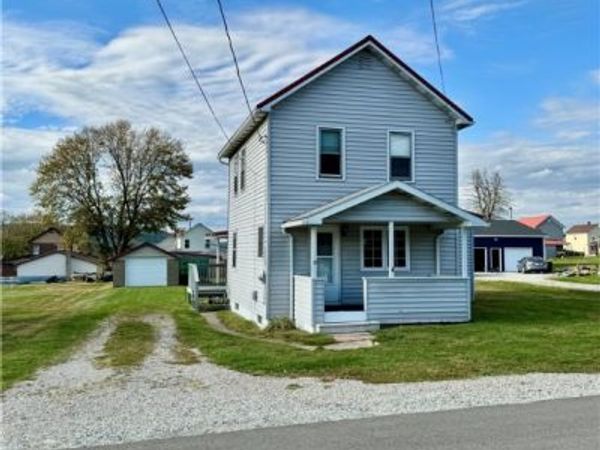 70 9th St, Lucernemines, PA 15754