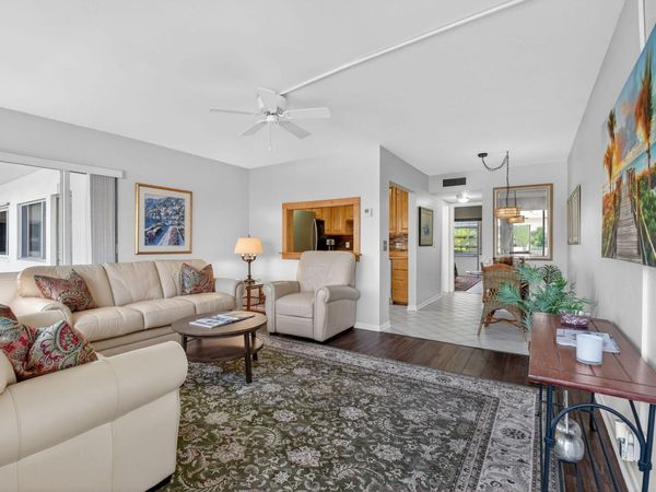 3160 Lake Osborne Dr, Unit 107, Lake Worth Beach, FL 33461