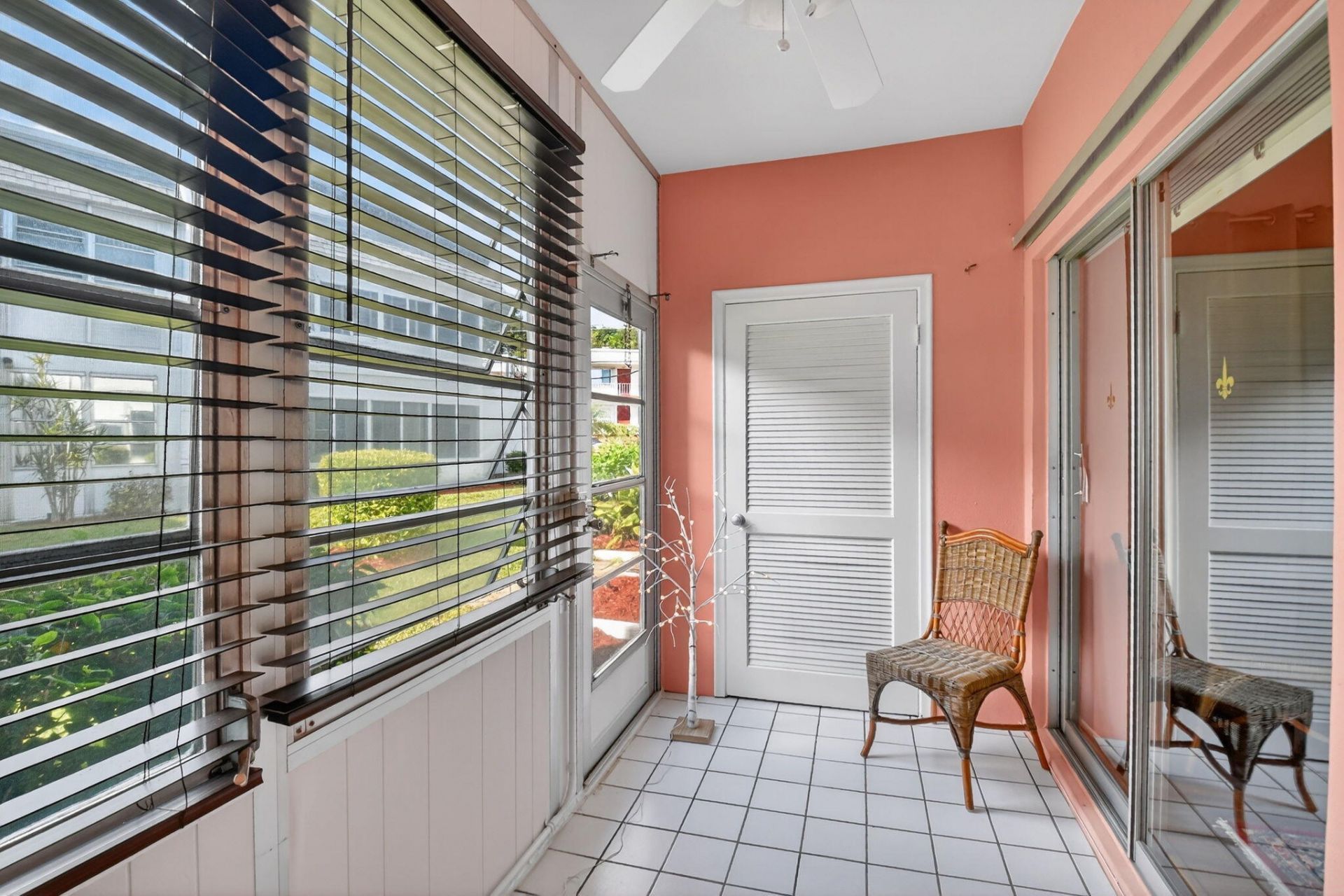 3160 Lake Osborne Dr, Unit 107, Lake Worth Beach, FL 33461 Photo