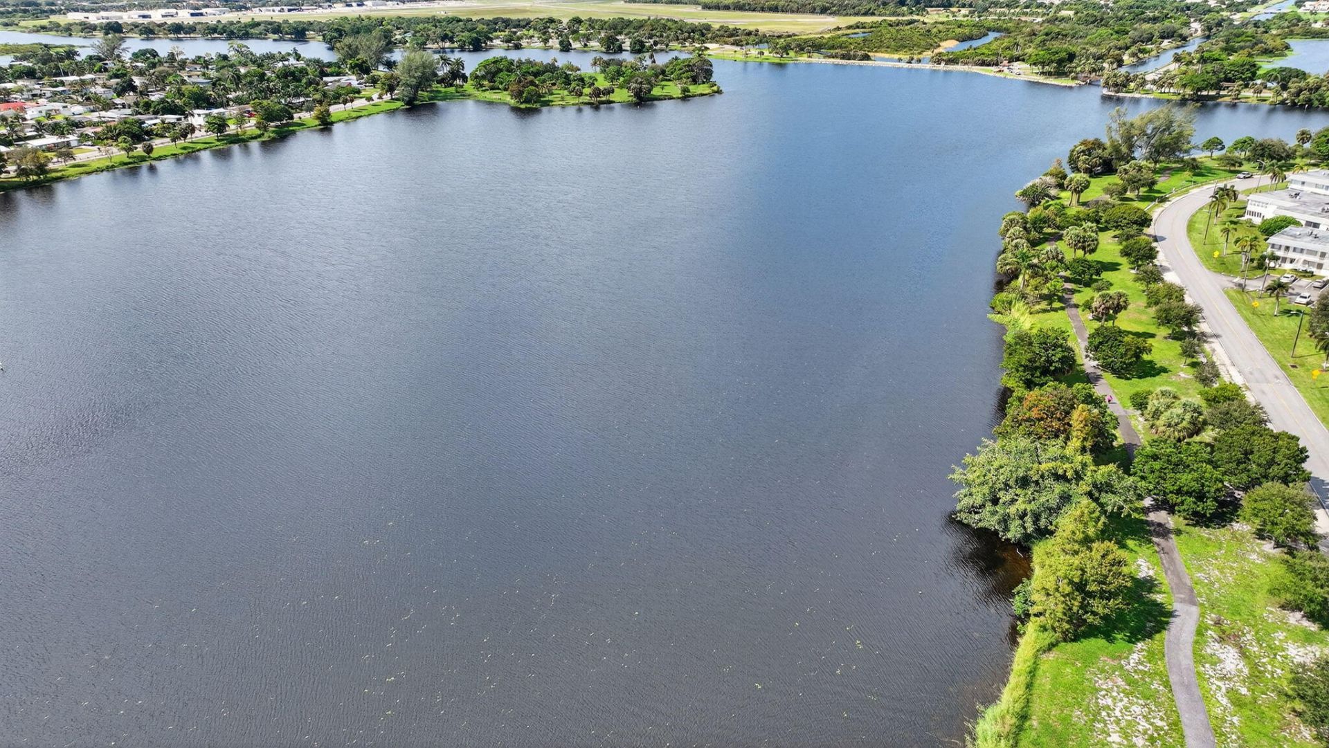 3160 Lake Osborne Dr, Unit 107, Lake Worth Beach, FL 33461 Photo