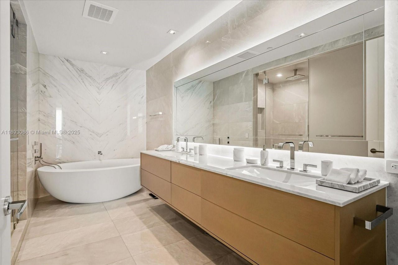 18501 Collins Ave, Unit 1001, Sunny Isles Beach, FL 33160 Photo