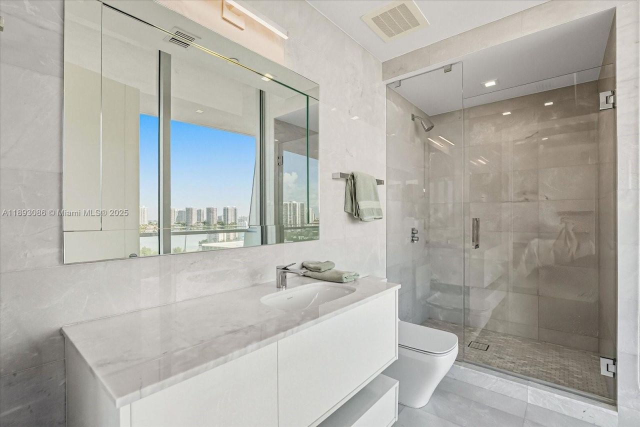 18501 Collins Ave, Unit 1001, Sunny Isles Beach, FL 33160 Photo