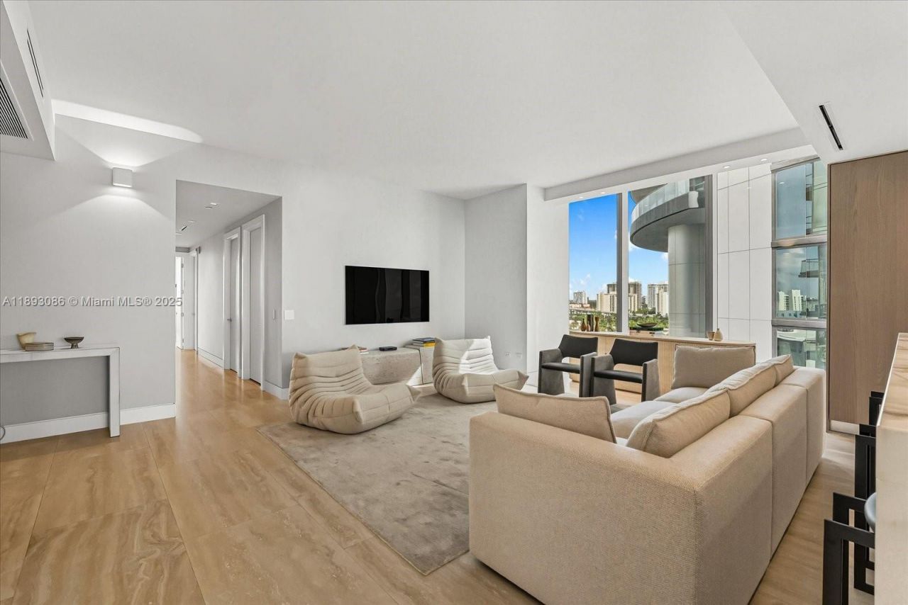 18501 Collins Ave, Unit 1001, Sunny Isles Beach, FL 33160 Photo