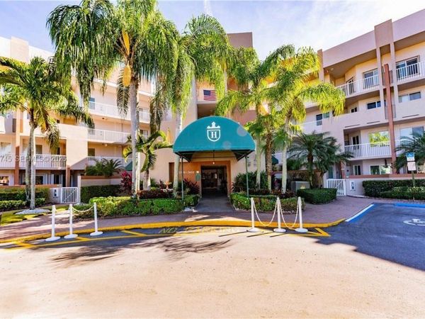 7440 Granville Dr, Unit 213, Tamarac, FL 33321