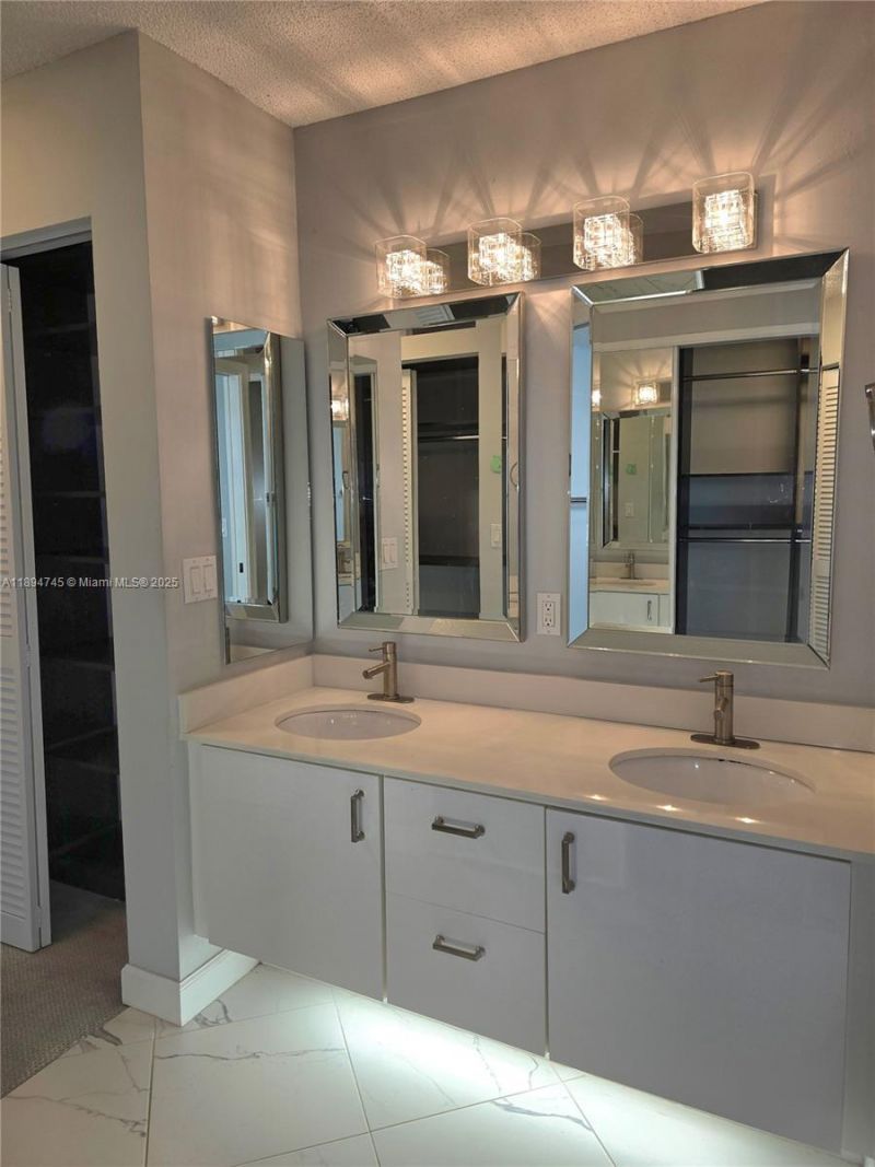 7440 Granville Dr, Unit 213, Tamarac, FL 33321 Photo