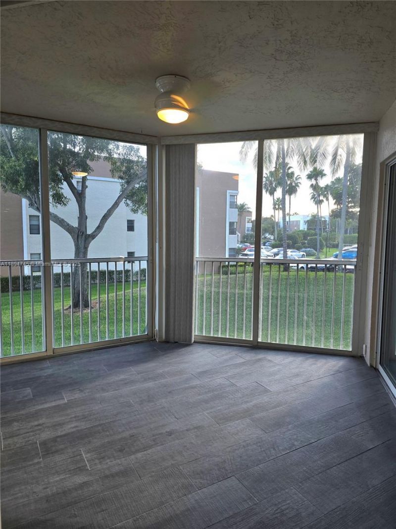 7440 Granville Dr, Unit 213, Tamarac, FL 33321 Photo