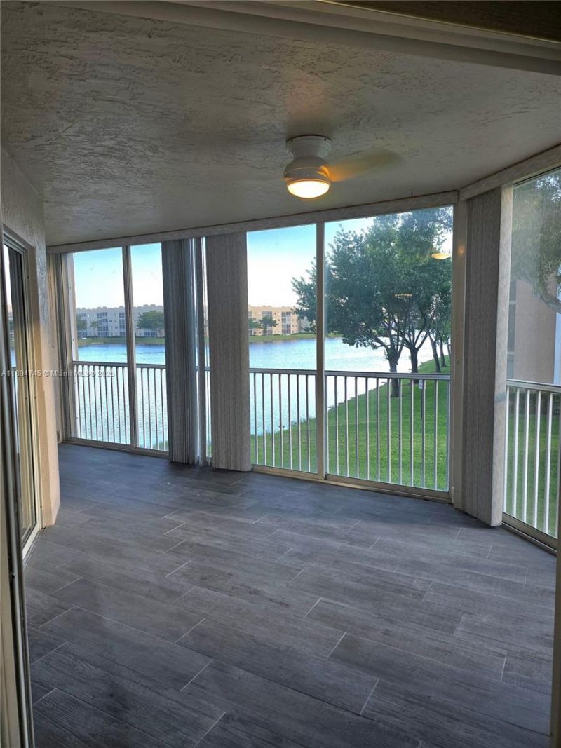 7440 Granville Dr, Unit 213, Tamarac, FL 33321 Photo