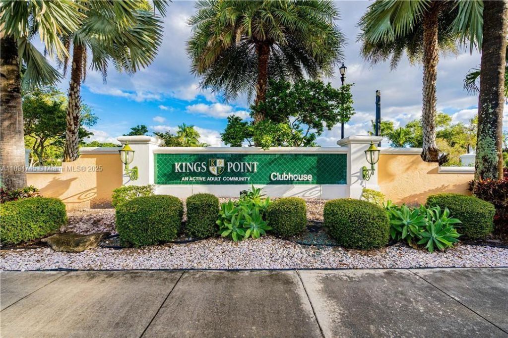 7440 Granville Dr, Unit 213, Tamarac, FL 33321 Photo