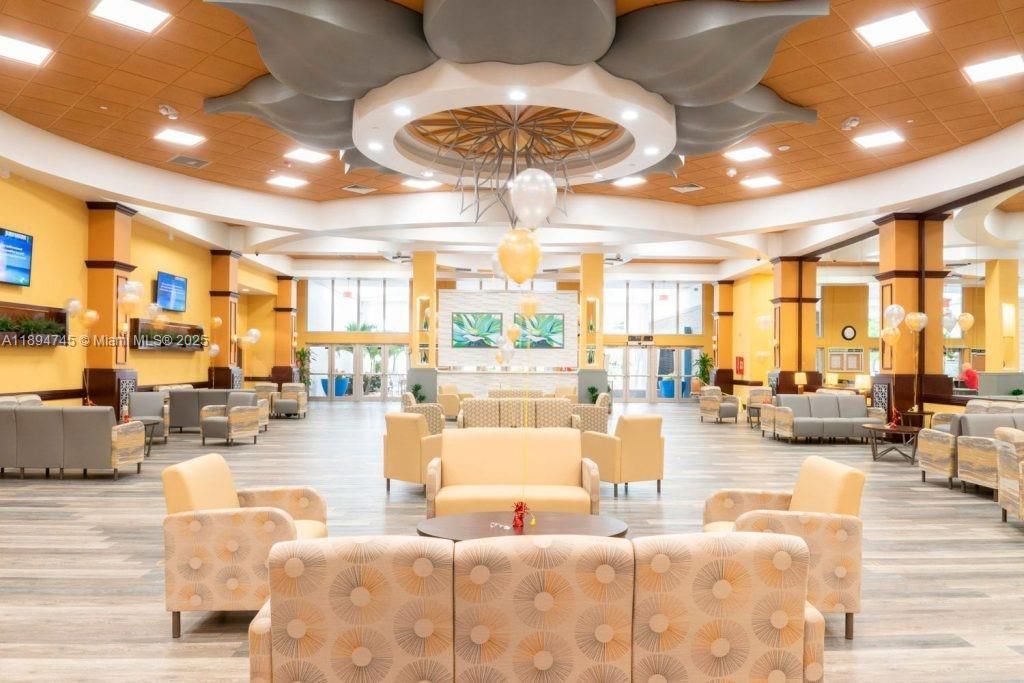 7440 Granville Dr, Unit 213, Tamarac, FL 33321 Photo