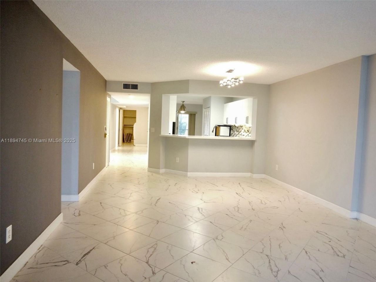 7440 Granville Dr, Unit 213, Tamarac, FL 33321 Photo