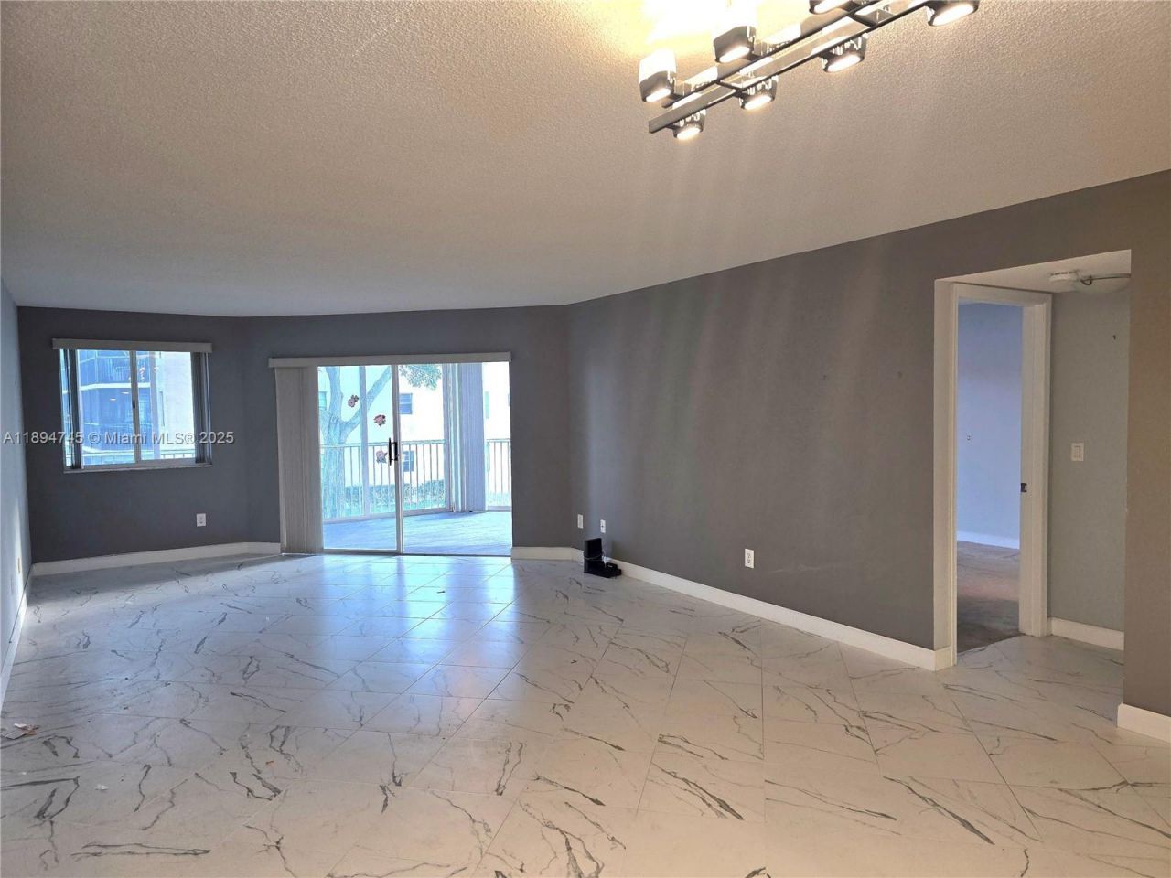 7440 Granville Dr, Unit 213, Tamarac, FL 33321 Photo