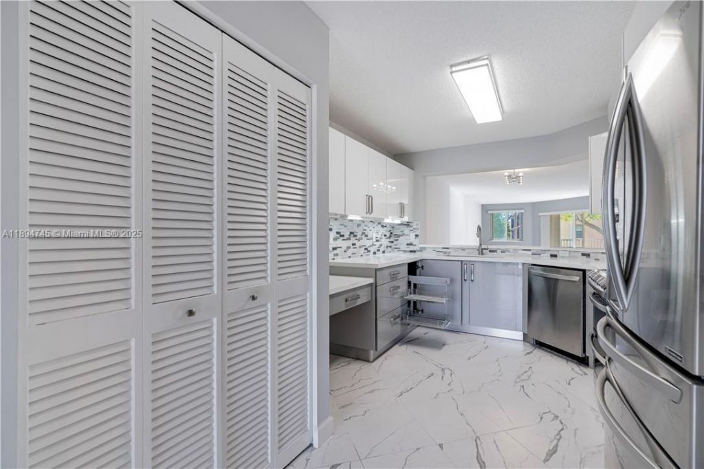 7440 Granville Dr, Unit 213, Tamarac, FL 33321 Photo