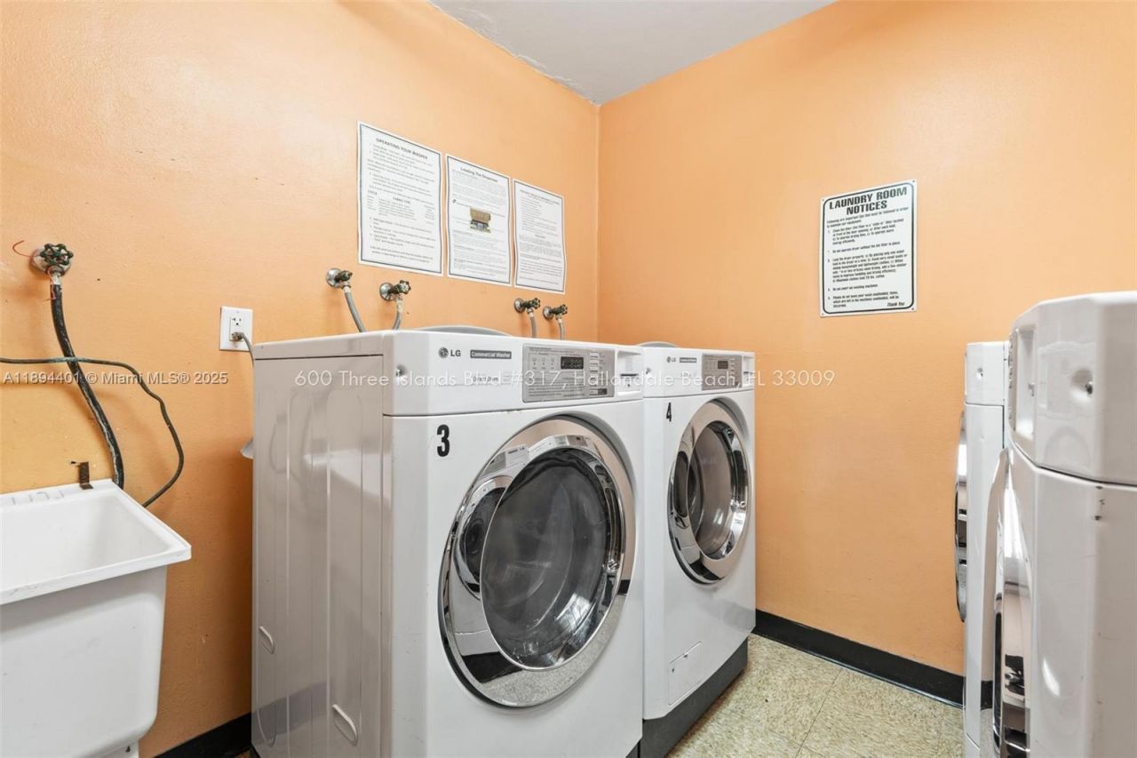 600 Three Islands Blvd, Unit 317, Hallandale Beach, FL 33009 Photo