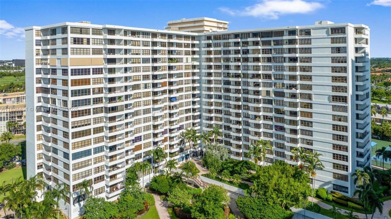 600 Three Islands Blvd, Unit 317, Hallandale Beach, FL 33009 Photo