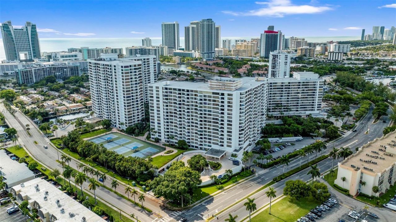 600 Three Islands Blvd, Unit 317, Hallandale Beach, FL 33009 Photo