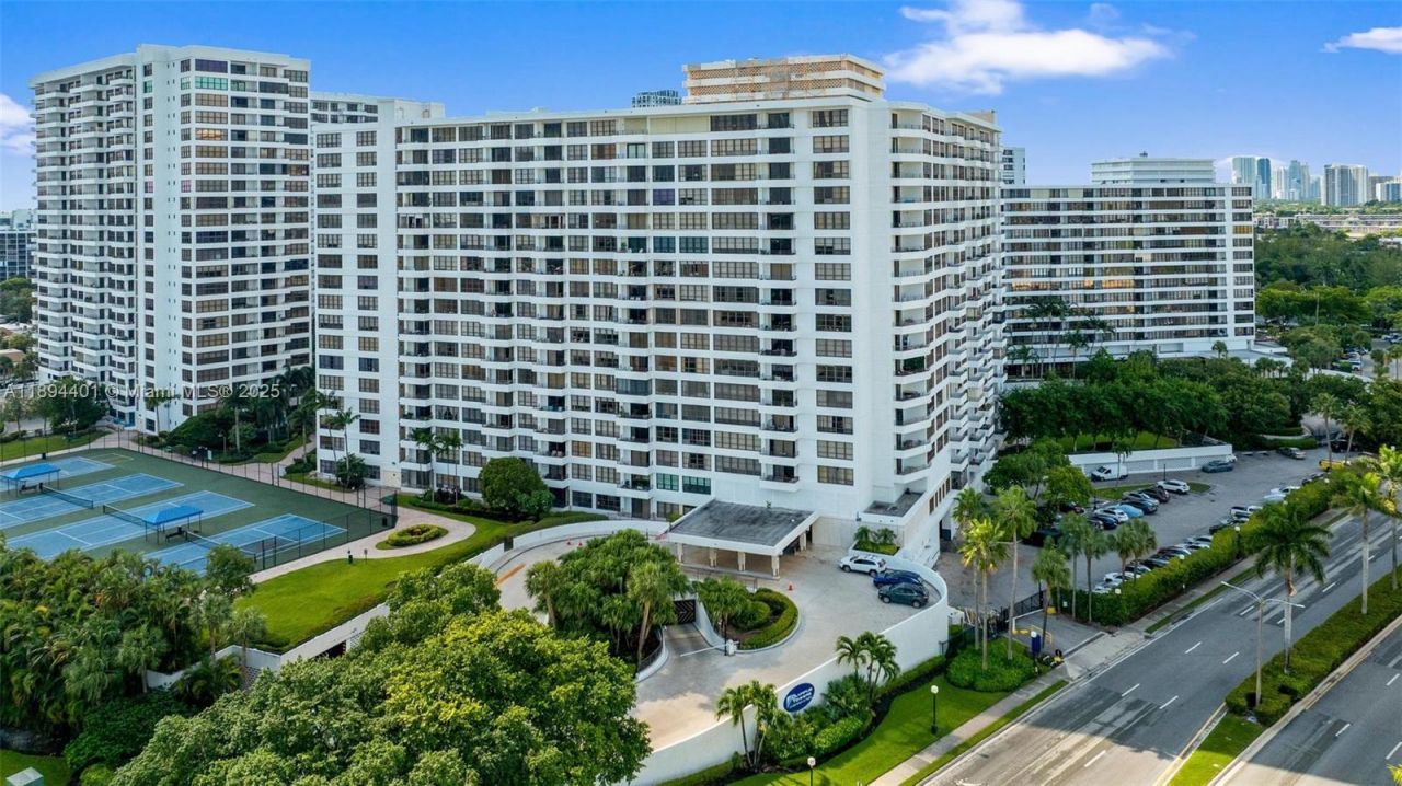 600 Three Islands Blvd, Unit 317, Hallandale Beach, FL 33009 Photo