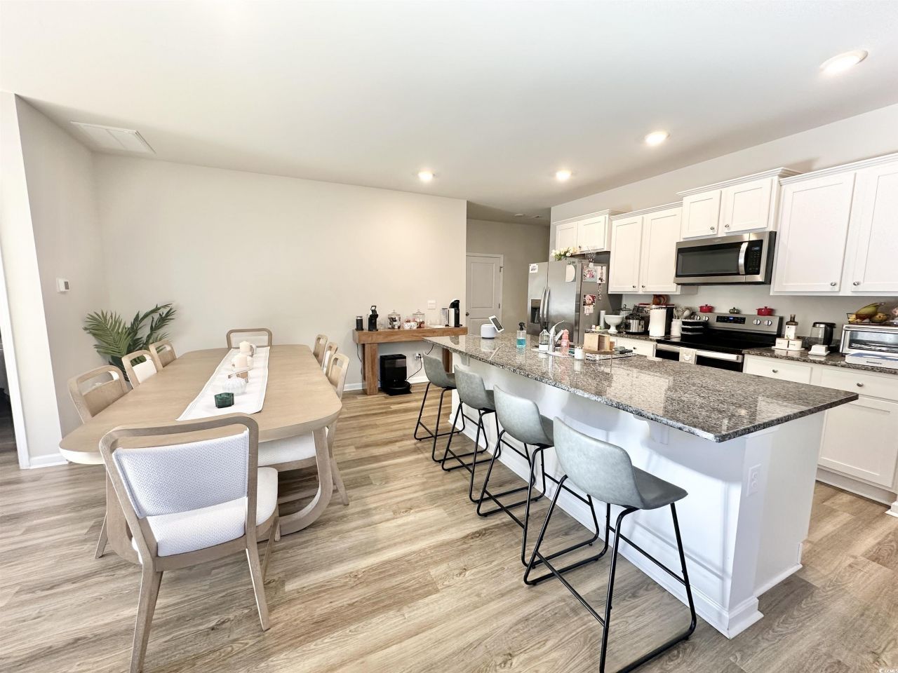 515 Meadowgrass Ct.  Photo 6