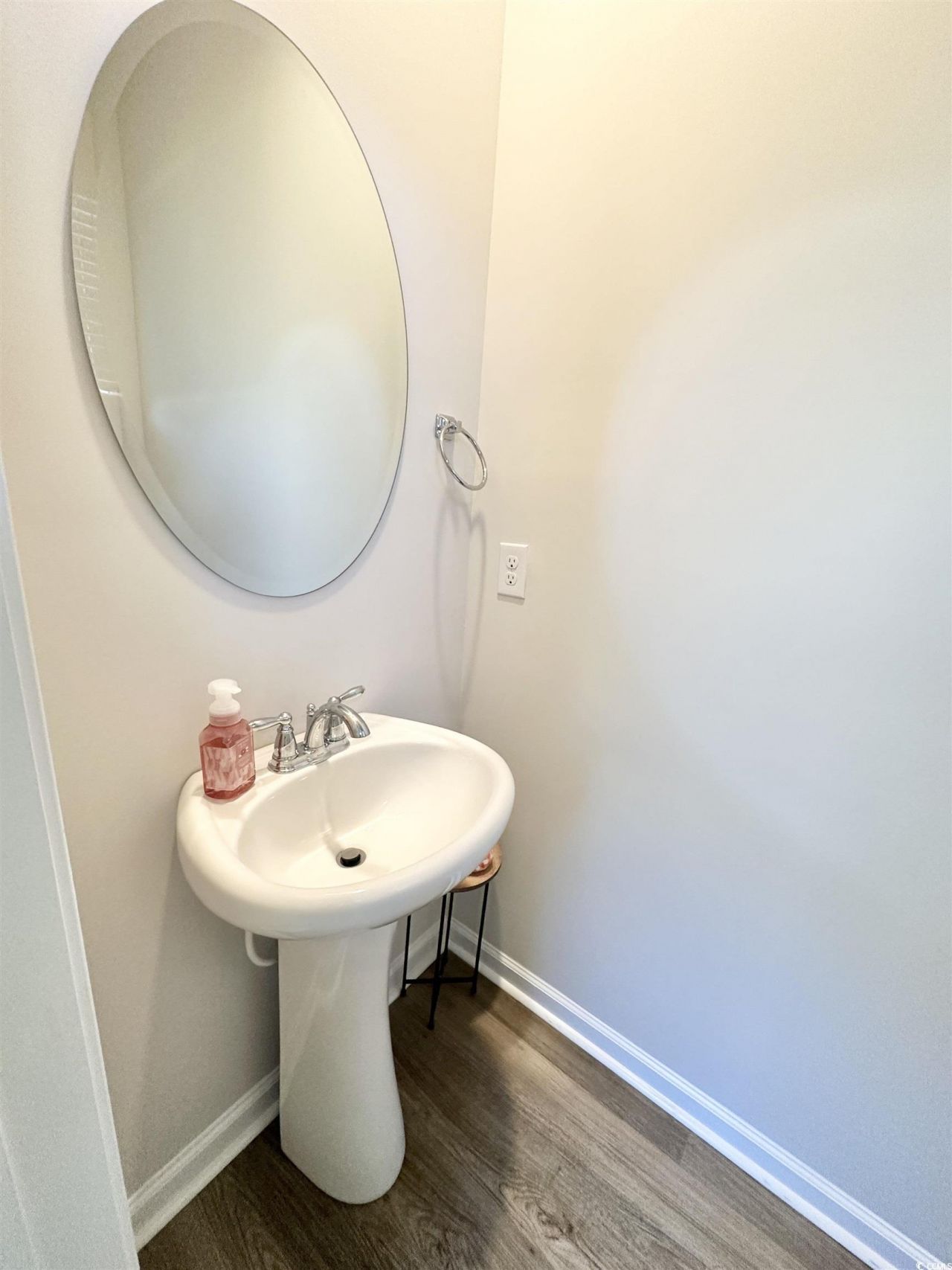 515 Meadowgrass Ct.  Photo 7