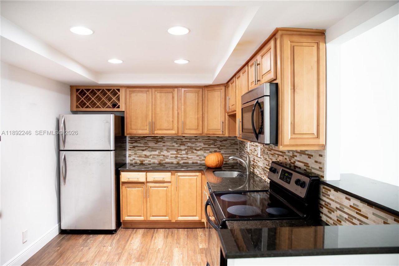 1420 Brickell Bay Dr, Unit 1506D, Miami, FL 33131 Photo