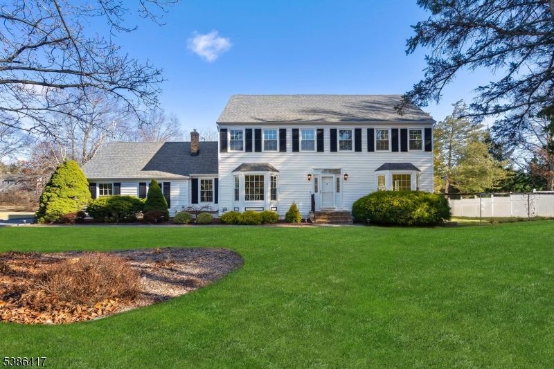 4 Westminster Dr, Clinton, NJ 08801 Main Photo