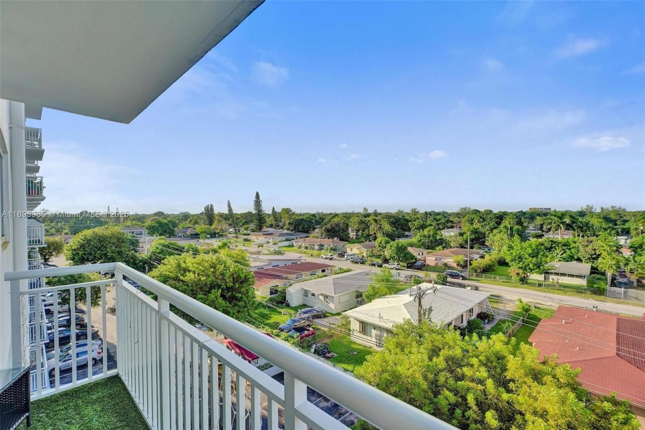 1251 NE 108th St, Unit 610, Miami, FL 33161 Photo