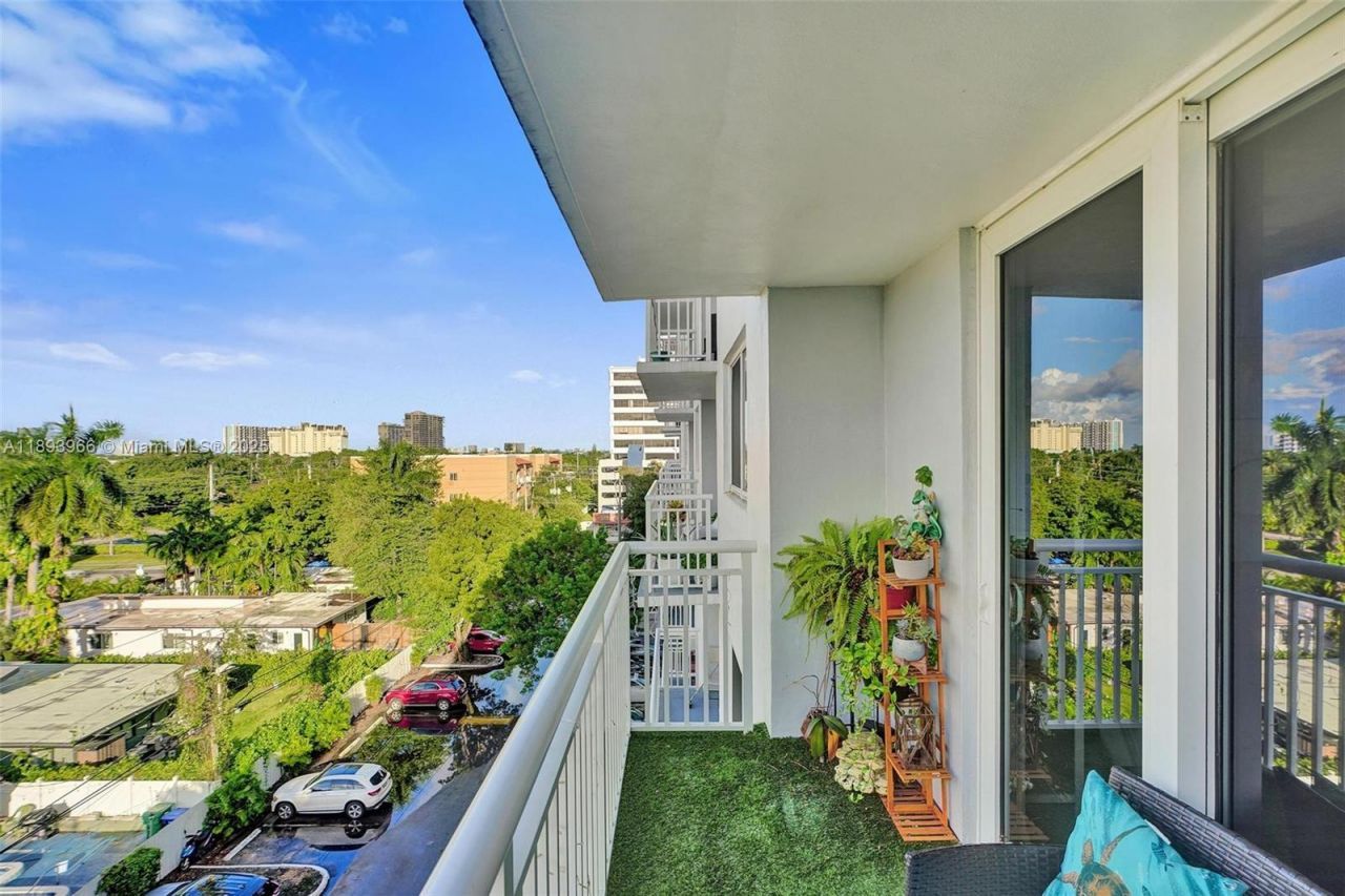 1251 NE 108th St, Unit 610, Miami, FL 33161 Photo