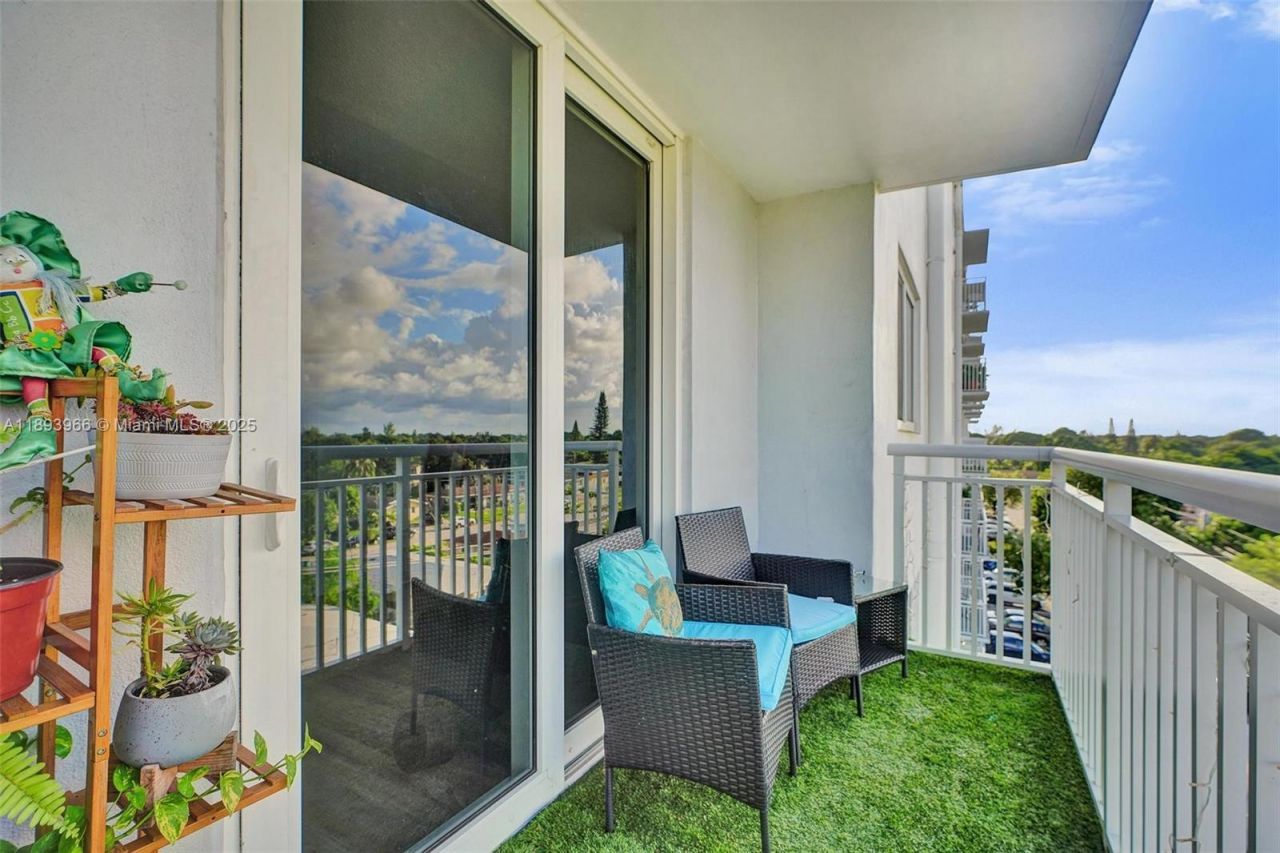1251 NE 108th St, Unit 610, Miami, FL 33161 Photo