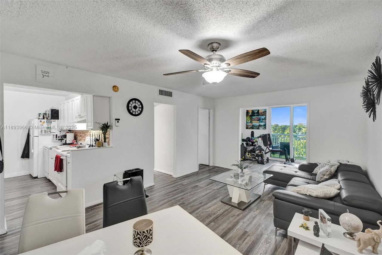 1251 NE 108th St, Unit 610, Miami, FL 33161 Photo