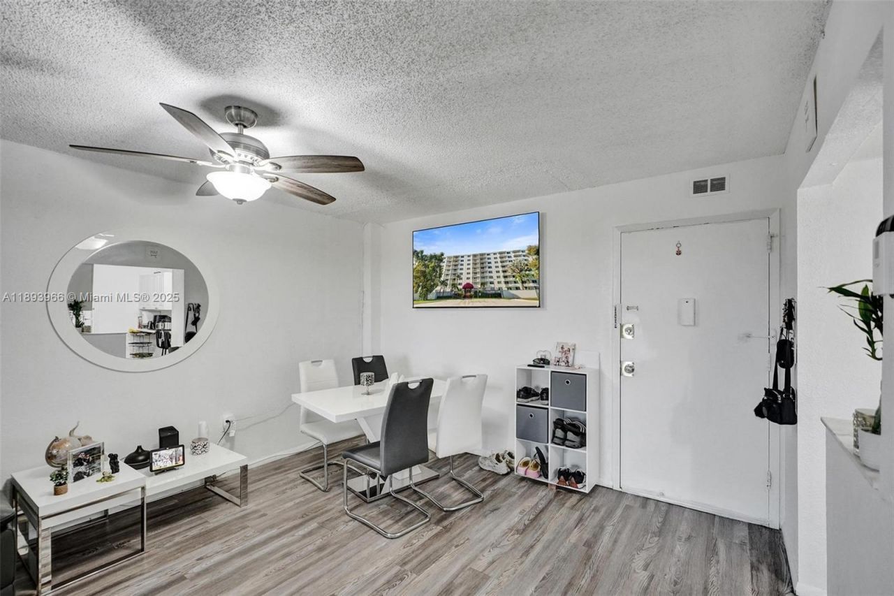 1251 NE 108th St, Unit 610, Miami, FL 33161 Photo