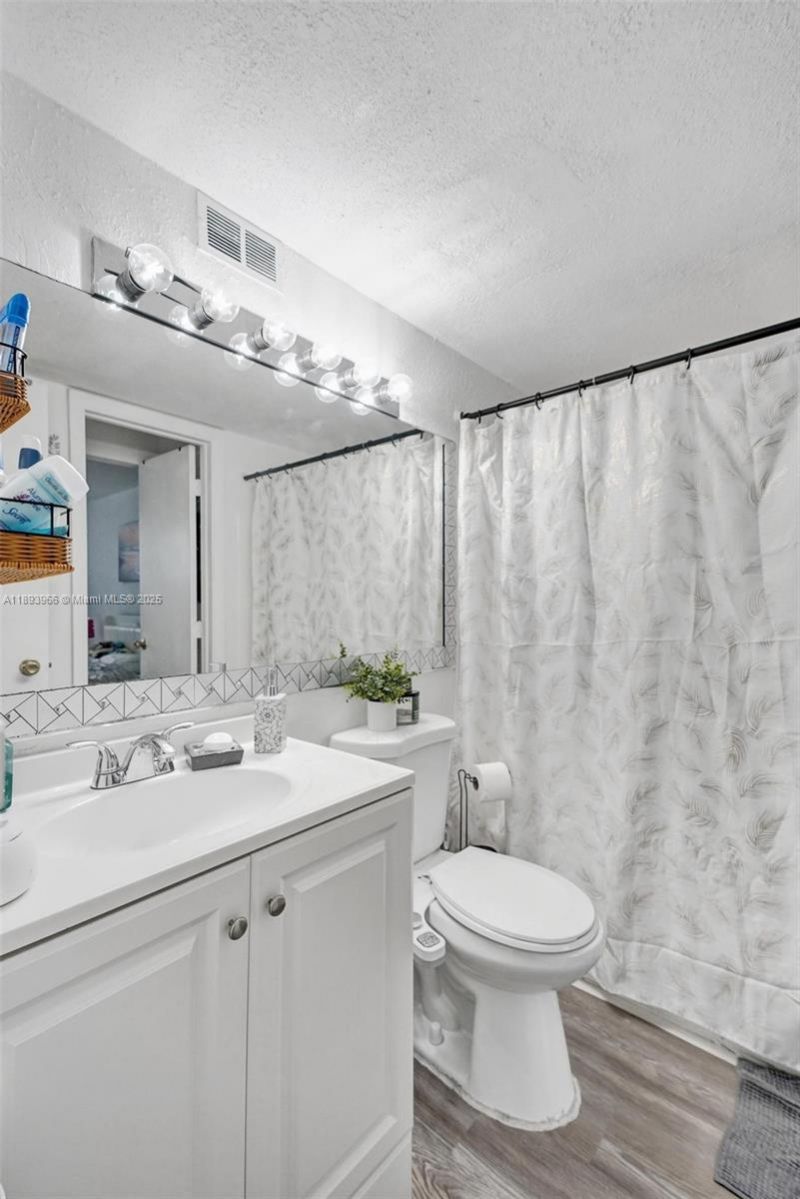 1251 NE 108th St, Unit 610, Miami, FL 33161 Photo