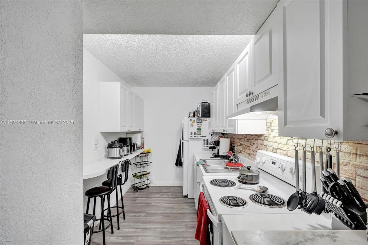 1251 NE 108th St, Unit 610, Miami, FL 33161 Photo