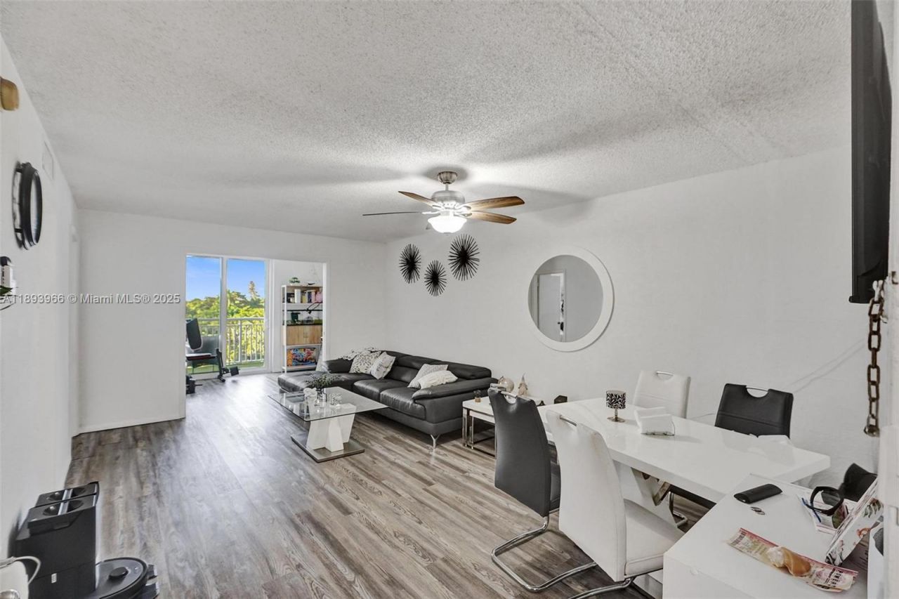 1251 NE 108th St, Unit 610, Miami, FL 33161 Photo