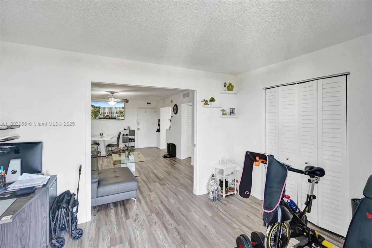 1251 NE 108th St, Unit 610, Miami, FL 33161 Photo