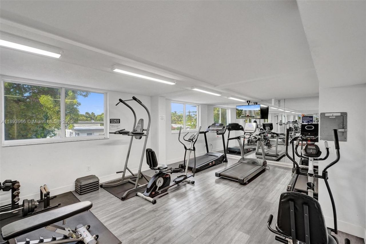 1251 NE 108th St, Unit 610, Miami, FL 33161 Photo