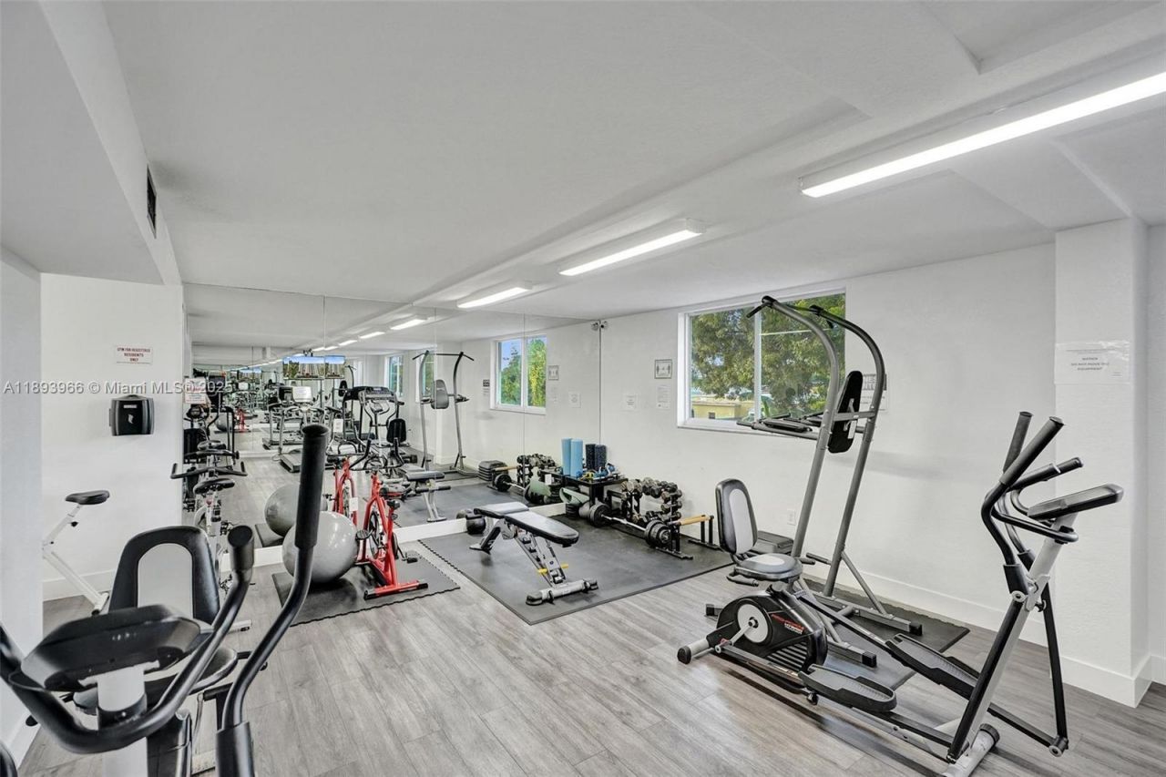 1251 NE 108th St, Unit 610, Miami, FL 33161 Photo