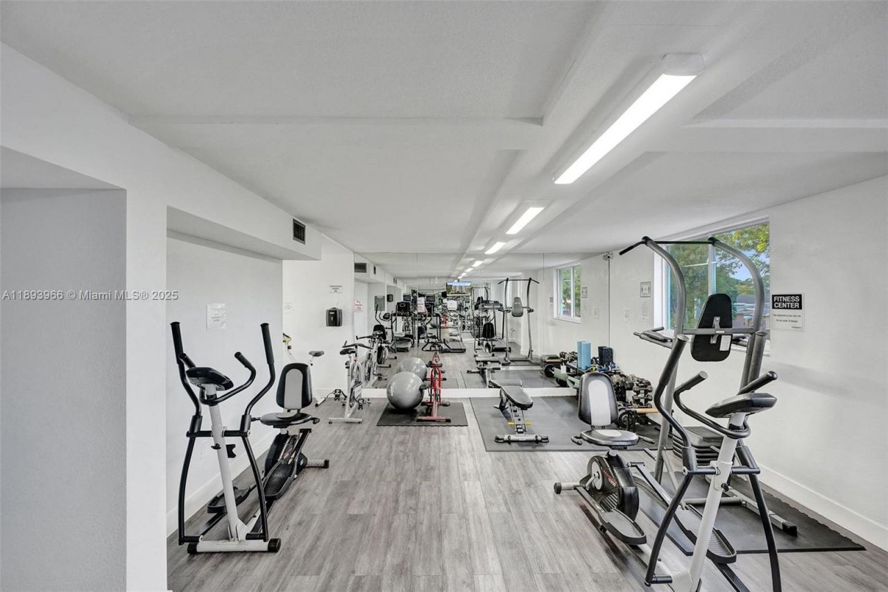 1251 NE 108th St, Unit 610, Miami, FL 33161 Photo