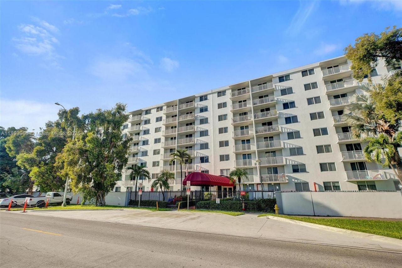 1251 NE 108th St, Unit 610, Miami, FL 33161 Photo