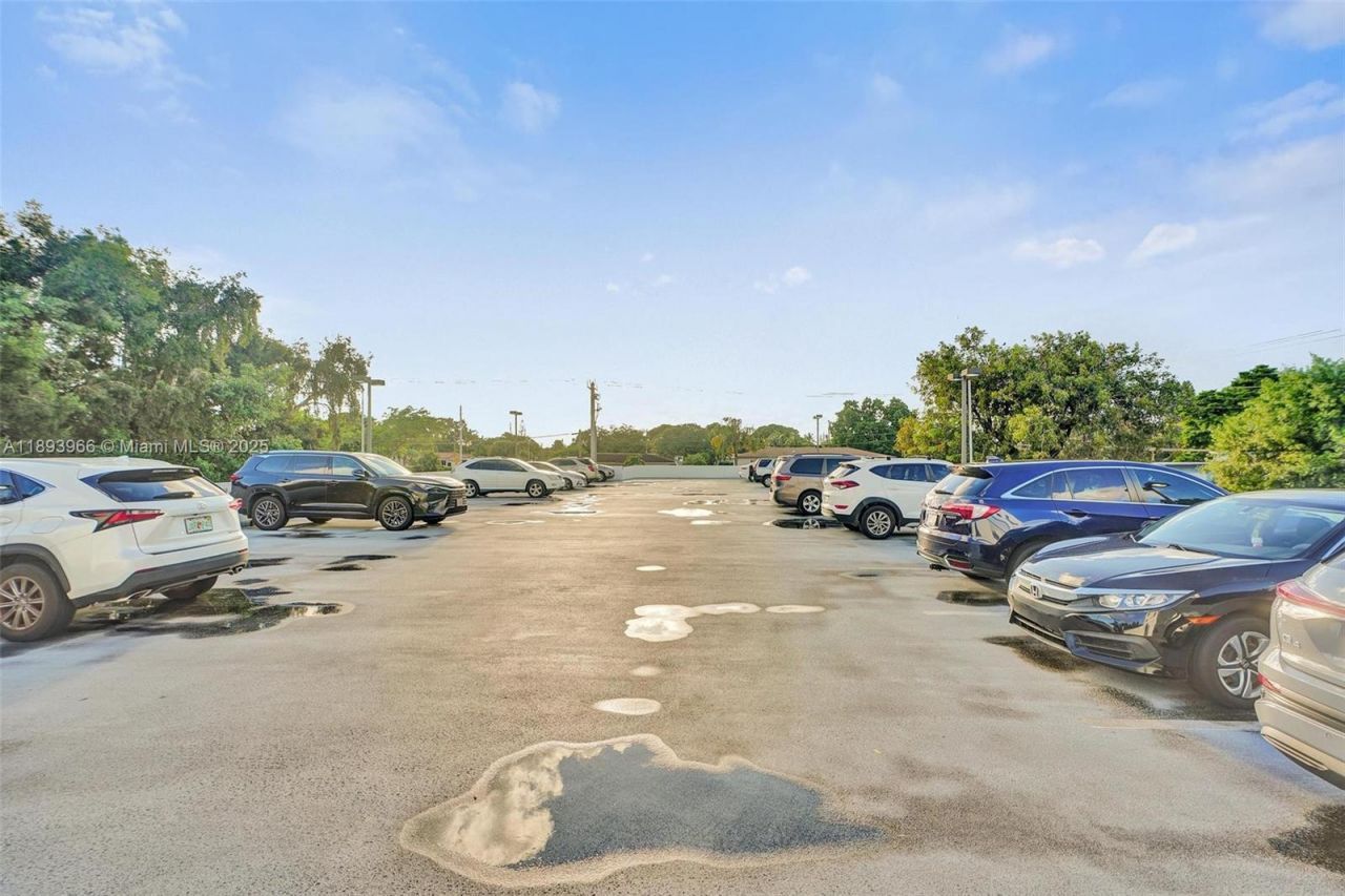 1251 NE 108th St, Unit 610, Miami, FL 33161 Photo