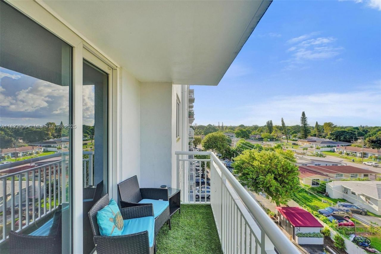 1251 NE 108th St, Unit 610, Miami, FL 33161 Photo