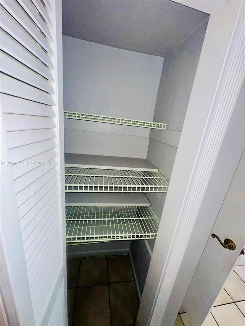 330 SE 2nd St, Unit 102H, Hallandale Beach, FL 33009 Photo