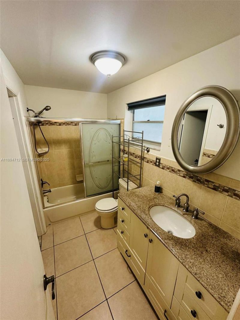 330 SE 2nd St, Unit 102H, Hallandale Beach, FL 33009 Photo