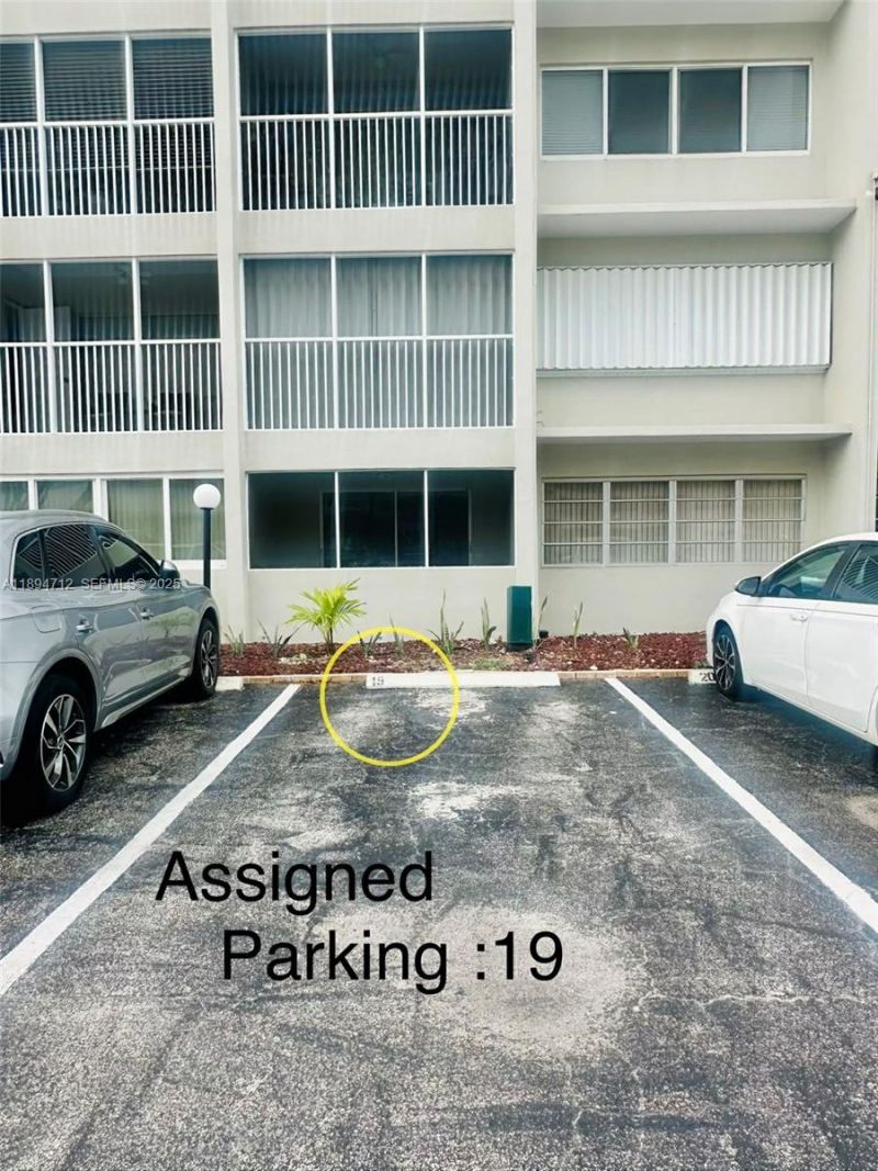 330 SE 2nd St, Unit 102H, Hallandale Beach, FL 33009 Photo