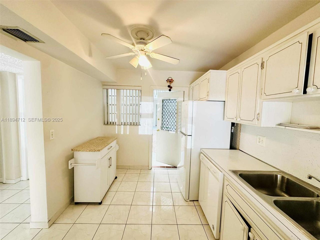 330 SE 2nd St, Unit 102H, Hallandale Beach, FL 33009 Photo