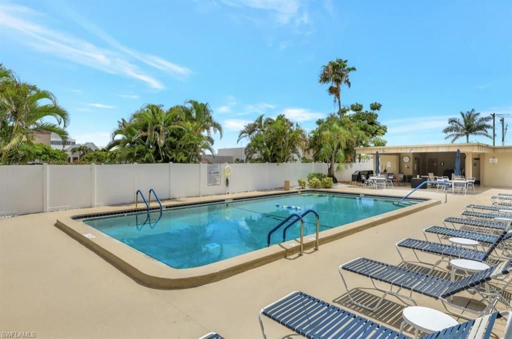 2264 Winkler Ave, Unit 204, Fort Myers, FL 33901 Photo