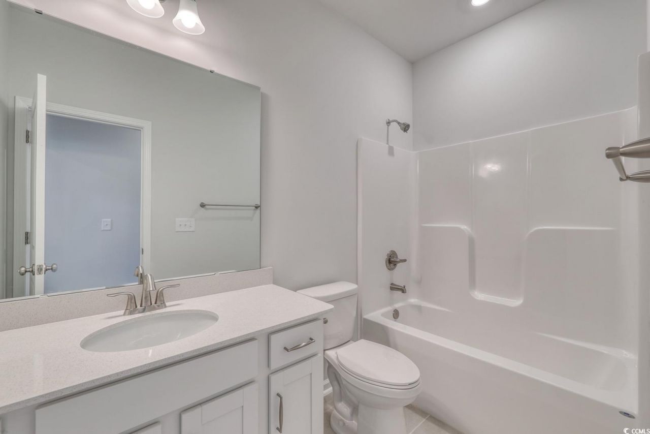 357 Garden Grove St Photo 14