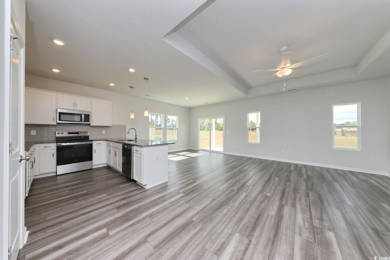 357 Garden Grove St Photo 15