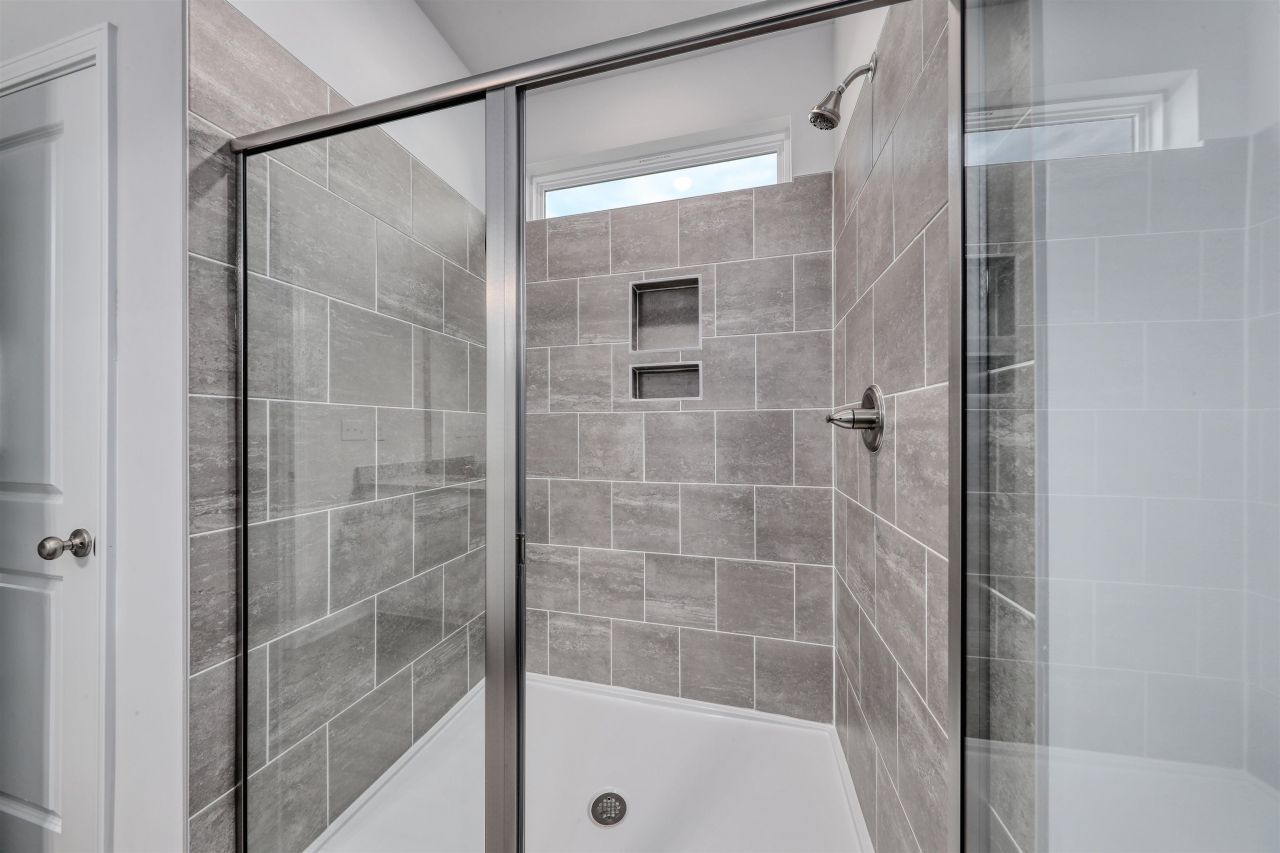 357 Garden Grove St Photo 18