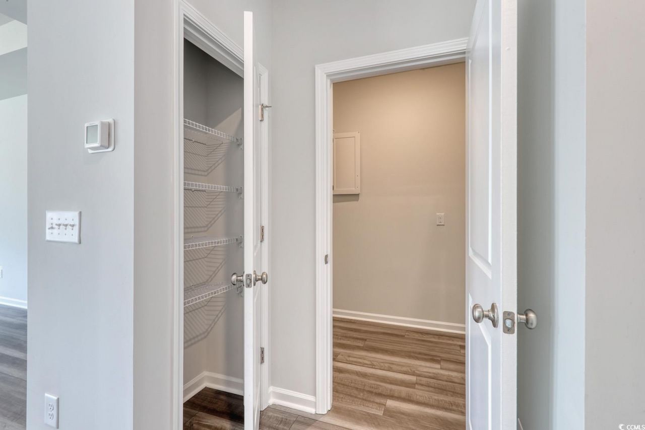 357 Garden Grove St Photo 25